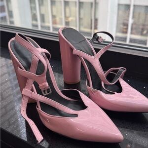 Open heel t-strap baby pink lacquer sandals. Block heel. Size 8